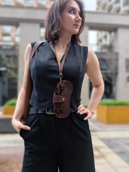 En Vogue Accessories Чехол для очков на шею