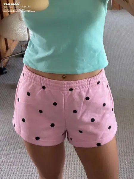 Tishka Базовые спортивные мини шорты с поясом на резинке polka dot