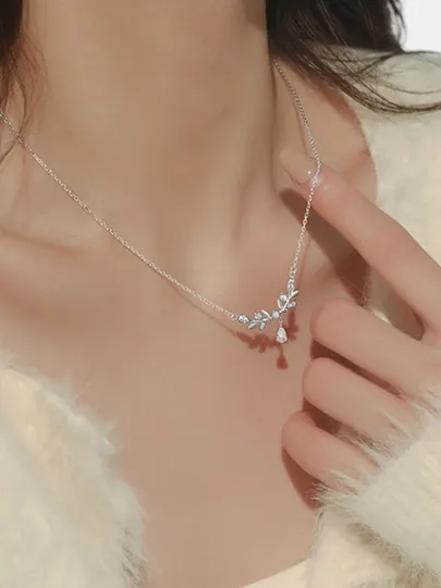 Цепочка лунные листья