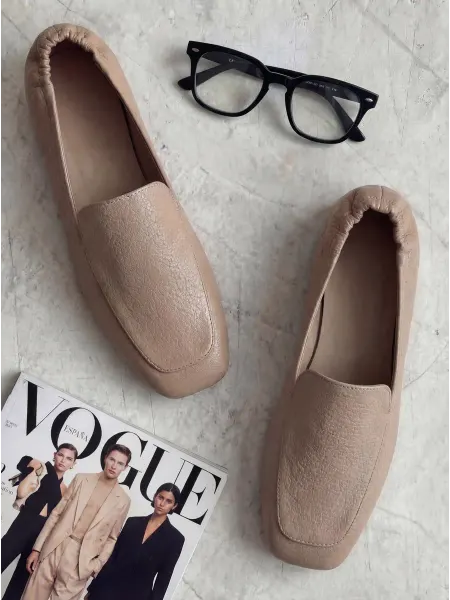 Rose&Violet Лоферы кожаные бежевые