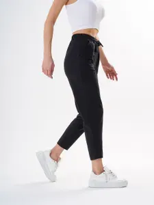 Брюки бананы Lucasta Style Брюки бананы трикотажные укороченные 7/8 на резинке