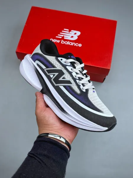 New Balance Легкие беговые кроссовки с амортизацией