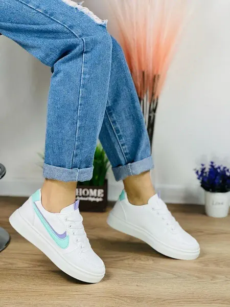 Fashionable's Кроссовки белые демисезонные