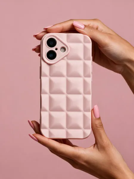 CaseLixx Чехол на iPhone 17 с рельефной поверхностью