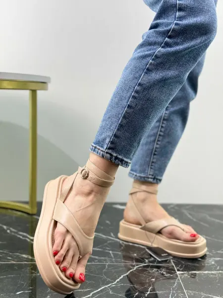 Без товарного знака Босоножки на толстой платформе летние ZARA