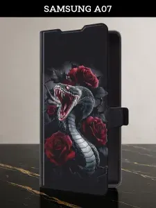 Чехол-книжка на Samsung A07 (Самсунг А07) с картой и принтом "Змея и розы"