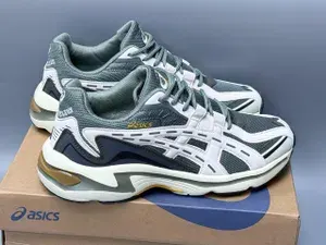 Кроссовки ASICS