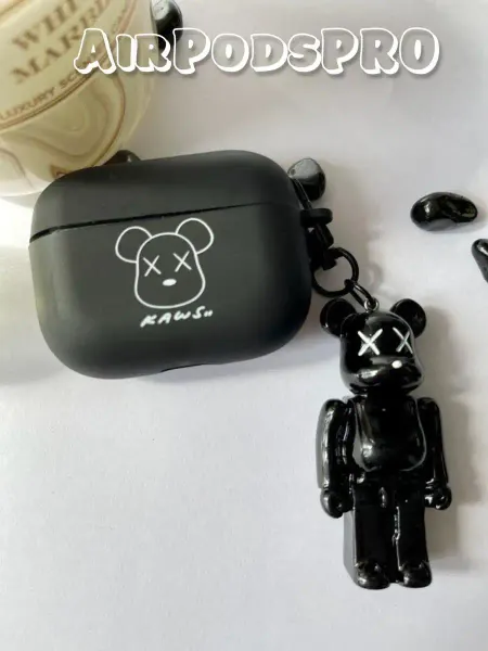 Kaws Чехол на AirPods Pro с брелком Bearbrick