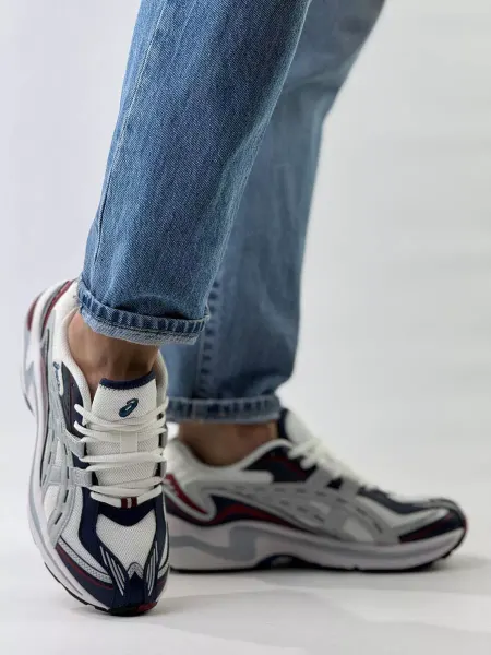 ASICS Кроссовки спортивные