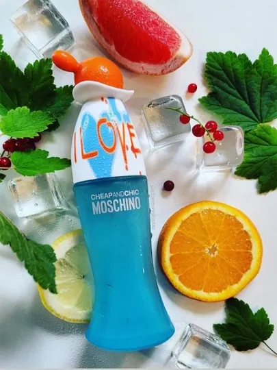 Moschino Cheap And Chic I Love Love 100 мл — свежий цитрусовый аромат для женщин