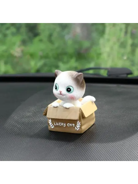 Сималенд Котик-талисман для авто, машущая головой