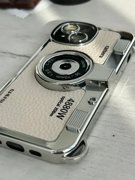 Чехол на iPhone 14