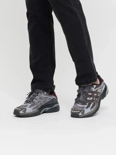 Adidas Кроссовки спортивные