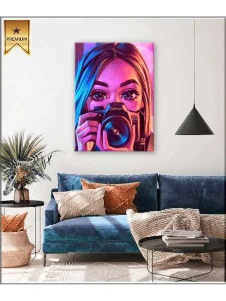Classic Art Картина на холсте девушка с большими глазами и фотоаппаратом