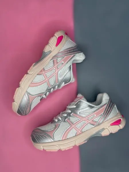 ASICS Спортивные кроссовки Aсикс