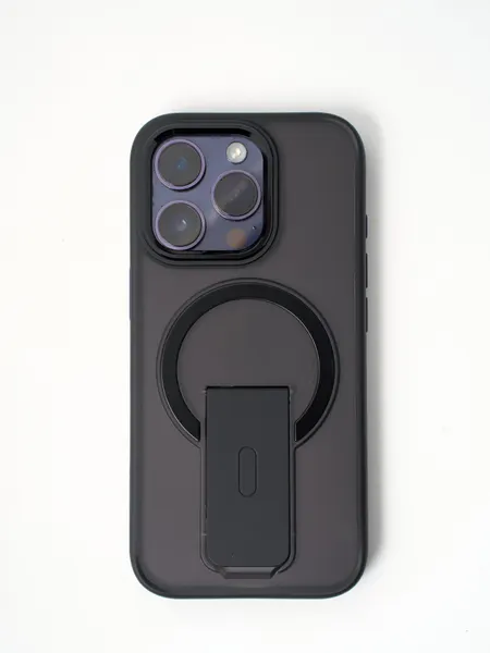 Чехол на Айфон 16 Про (iPhone 16 Pro) с поддержкой беспроводной зарядки и подставкой, черный
