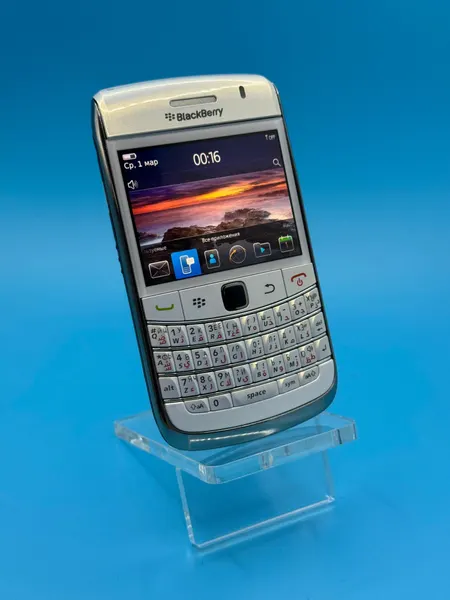 Мобильный телефон BlackBerry Bold 9780