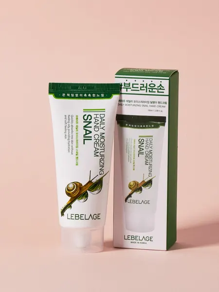 Lebelage Увлажняющий крем для рук с муцином улитки 100мл Daily Moisturizing Snail Hand Cream