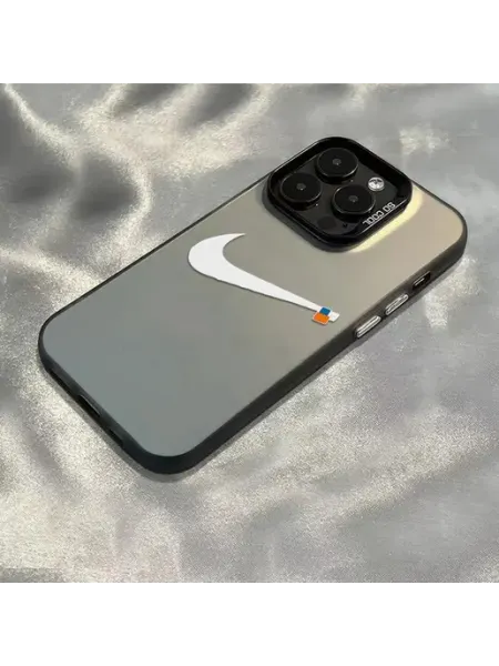 Чехол на IPHONE 15 чёрный квадрат цвета