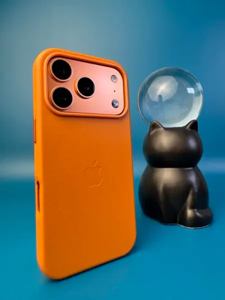 Чехол на iPhone 17 pro кожаный айфон
