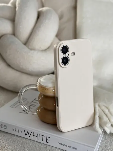 Чехол на iPhone 17 однотонный с защитой камеры CaseLixx