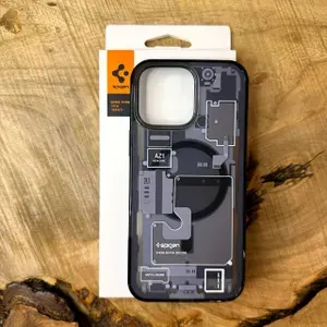 Чехол-накладка SPIGEN / для iPhone 16 Pro Max / Противоударный / Защита камеры / Magnetik / Черный