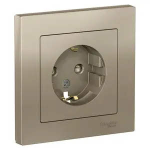 Розетка Шнайдер Systeme (Schneider) Electric с заземлением со шторками 16А AtlasDesign, Шампань (матовая) в сборе с рамкой ATN000544 Уцененный товар