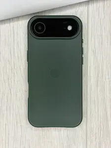 Кожаный чехол MagSafe для iPhone Air / Leather Case with MagSafe для Айфон Эир, Sequoia Green / Темно-зеленый