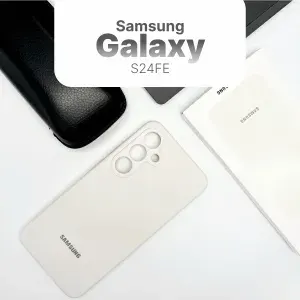 Силиконовый Чехол белого цвета для Samsung Galaxy S24 FE с защитой экрана, мягкая подкладка из микрофибры , Тонкий Противоударный для всего корпуса с защитой от царапин