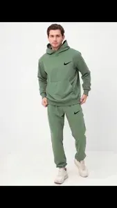Костюм спортивный