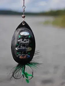 Блесна вертушка pontoon21 treble hook synchrony #5.0 на щуку и окуня