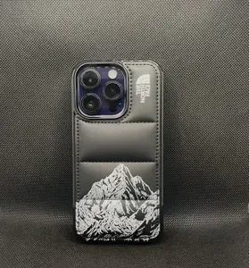 Чехол дутый на IPhone 15 с горой