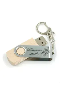 ВЫПУСКНИК 2026 подарочный USB-flash-накопитель для школьника дерево 16GB