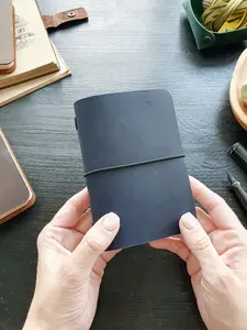 Кожаный блокнот формата Midori Passport (9,5х13,5см) со сменными тетрадями на резинке / обложка для паспорта / записная книжка 90 листов