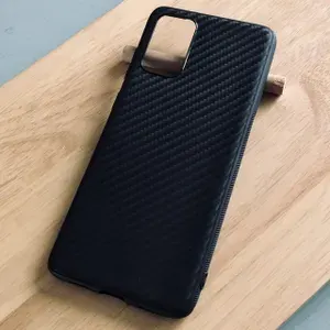 Чехол для Samsung Galaxy S20 Plus (G985F) / чехол на Самсунг Галакси С20 Плюс, плотный, стилизованный под карбон