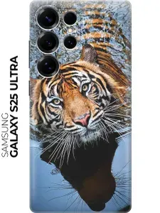 Силиконовый чехол на Samsung Galaxy S25 Ultra с принтом "Тигр купается"