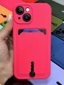 Чехол на iPhone 15 фуксия с карманом.