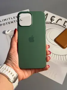 Чехол силиконовый для iPhone 13 Pro Max / Silicone Case MagSafe/ Анимация в тон чехла / Clover