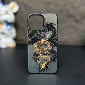 Чехол на Редми 12С / REDMI 12C черный с принтом Золотого Дракона ударостойкий