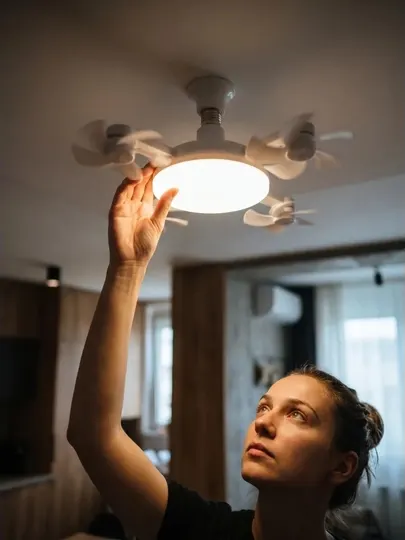 Потолочный светильник-вентилятор Drone Fan Light с LED подсветкой и пультом управления