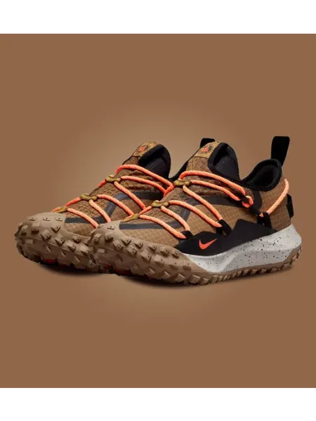 Треккинговые кроссовки Nike