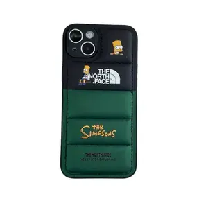 Чехол для iPhone 15 черный / зеленый силиконовый дутый пуховик Simpsons