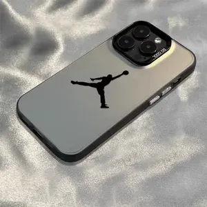 Чехол на Aйфон 17 Про Макс / IPHONE 17 PRO MAX Черный Чехол с силуэтом баскетболиста в спортивном стиле стиле силиконовый противоударный