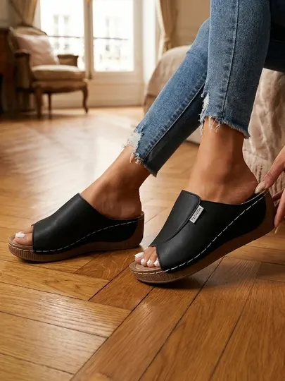 Женские босоножки на танкетке с открытым носком Fashion