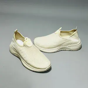 Кроссовки летние изики