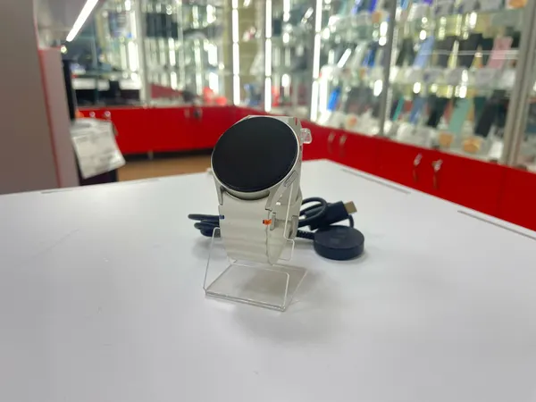 Часы Samsung Galaxy Watch7, LTE, белые, золото, ремешок фторэластомер