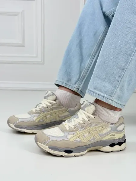 Кроссовки спортивные ASICS