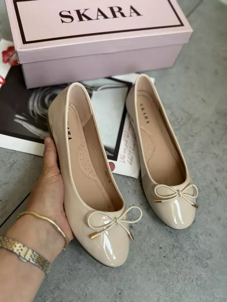 MIU Балетки кожаные лакированные