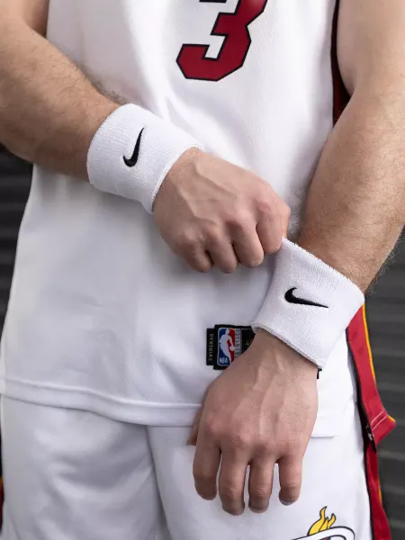 SWOOSH STORE Спортивный напульсник на запястье Nike 2 шт