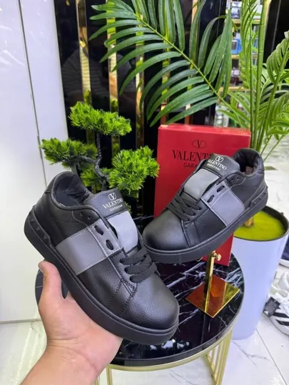 Кеды Valentino для мужчин и женщин – черно-белый дизайн, удобная повседневная обувь